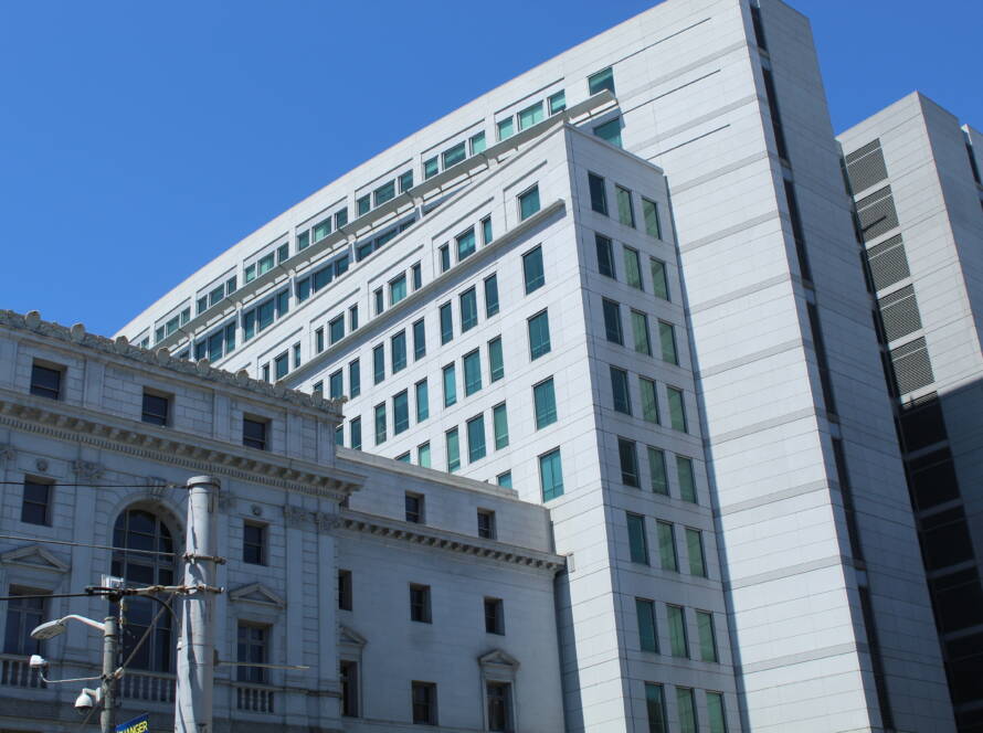 Old and modern buildings side by side, symbolising SME evolution and digital transformation