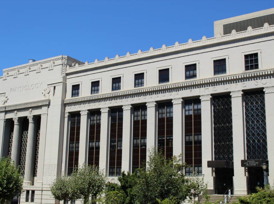 HERO image of a classical academic building symbolising SME strategic foundations and long term competitive advantage.