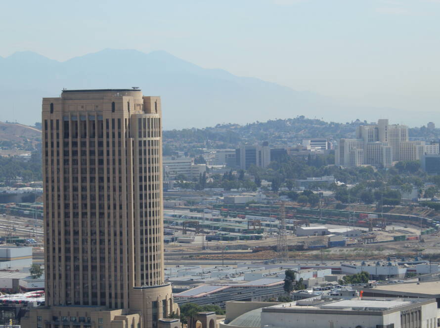 - HERO image of LA Downtown skyline symbolising AI, marketing, sales and branding leverage for SME strategic growth.